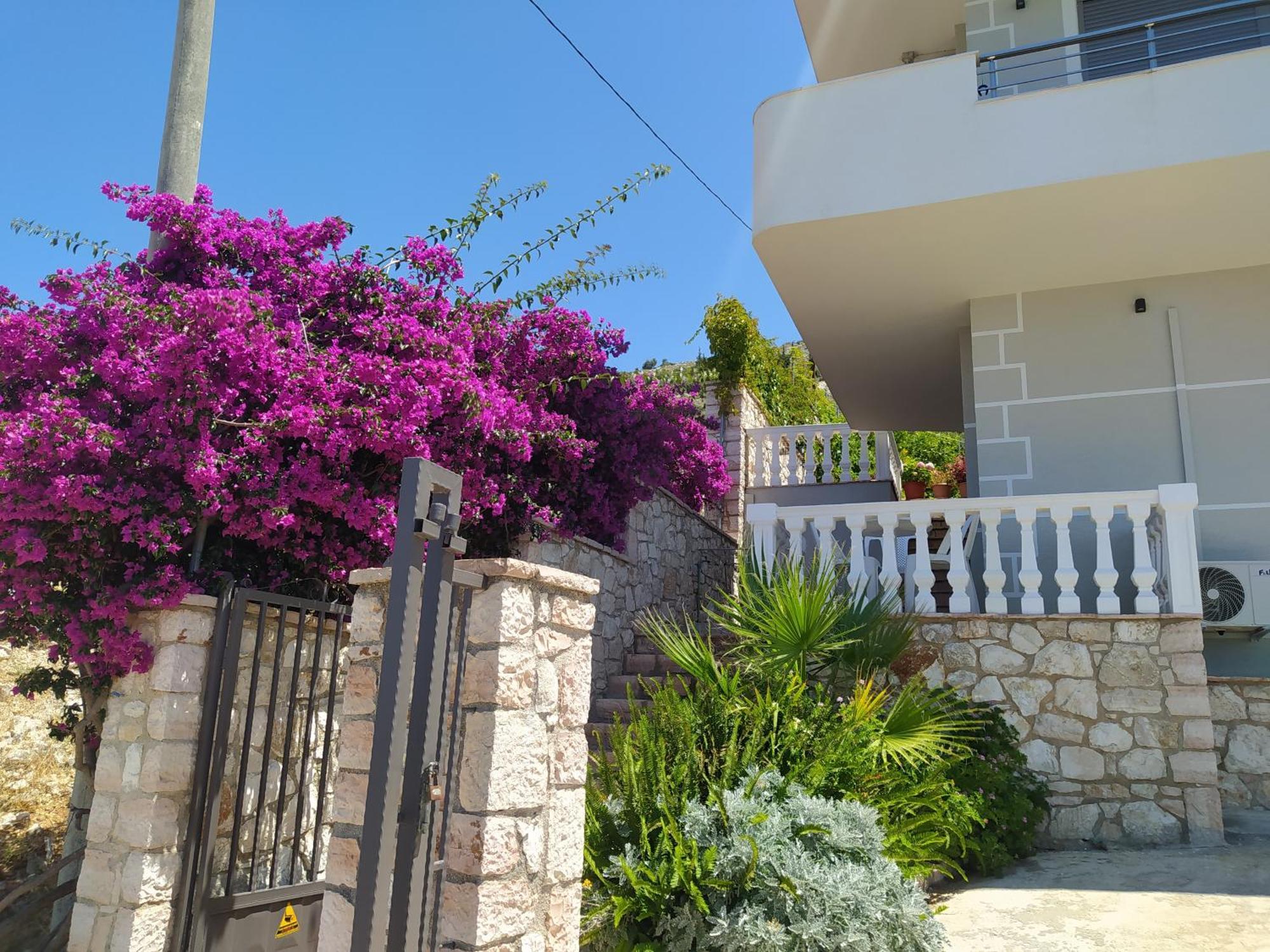 Villa Alimema Sarandë Exteriör bild